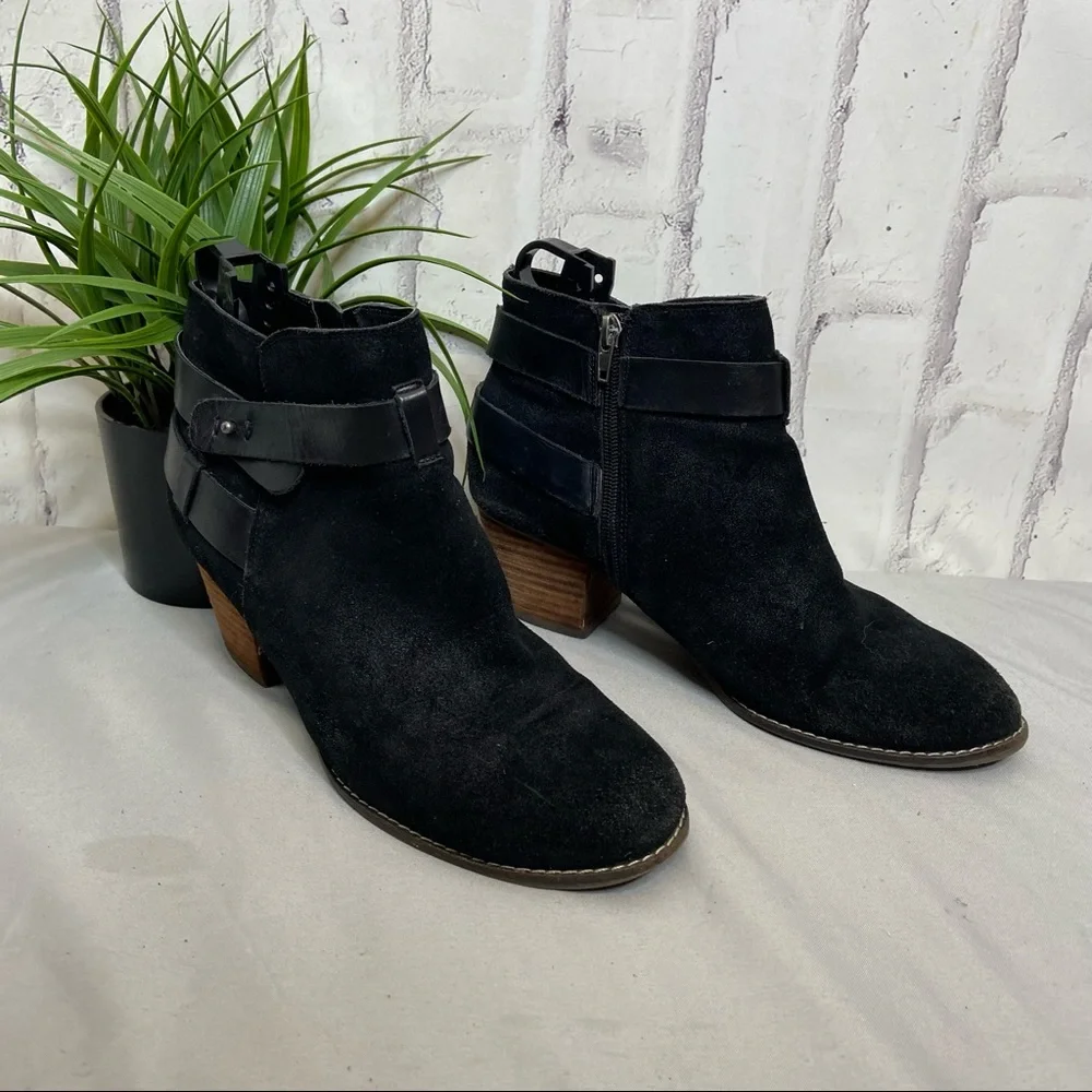 DV Dolce Vita Suede Booties 9.5